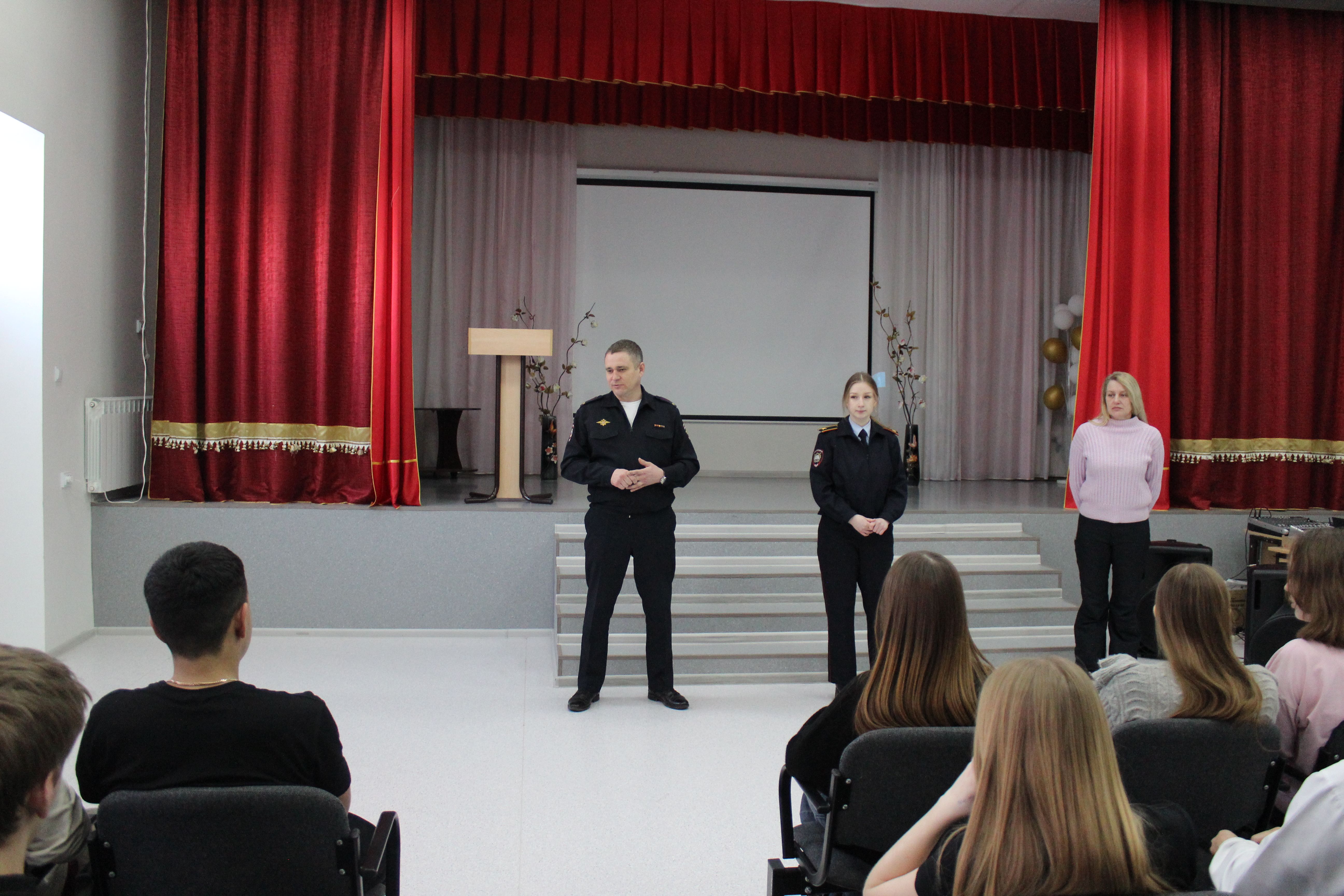 /netcat_files/155/253/h_b81ac8666c12c12f2457376c1102eeea